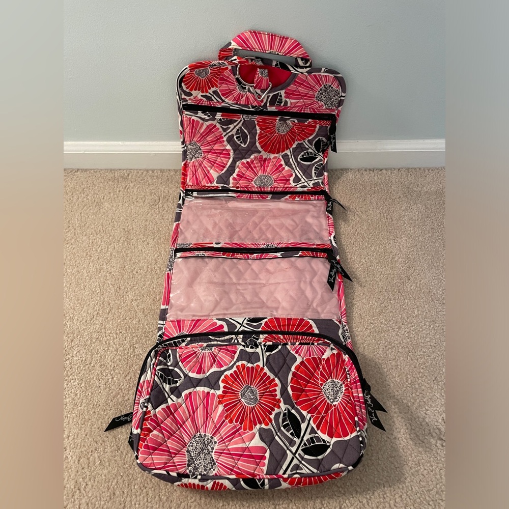 VERA BRADLEY TOILETRY BAG - LIGHTLY USED, LIKE NEW!